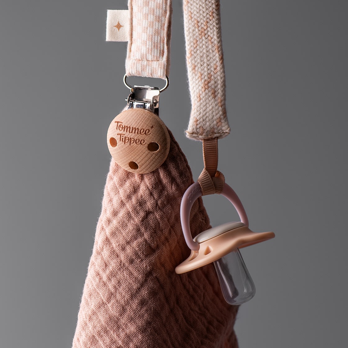 CLIP SUJETA CHUPETE CONFORTER CREMA
